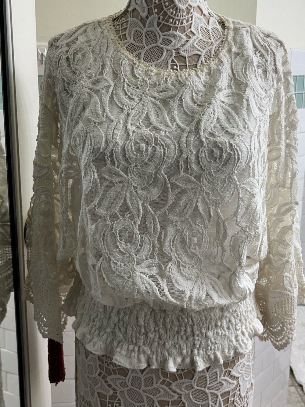 LAUREN MICHELE Ivory Lace Crochet Peasant Blouse Bell Sleeve